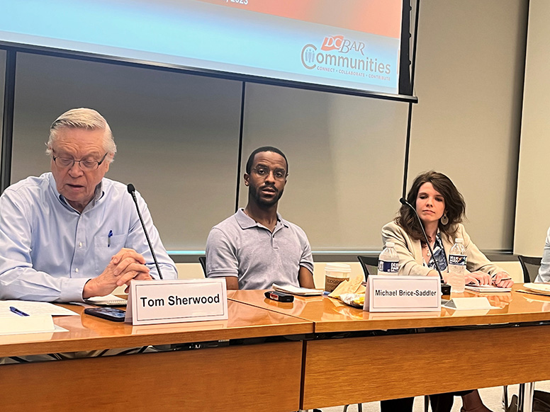 Business and communications attorney James Bubar moderated an esteemed panel consisting of Tom Sherwood, political analyst on WAMU’s Politics Hour; Martin Austermuhle, reporter for WAMU and DCist; and Meagan Flynn and Michael Brice-Saddler, both government and politics reporters at The Washington Post.